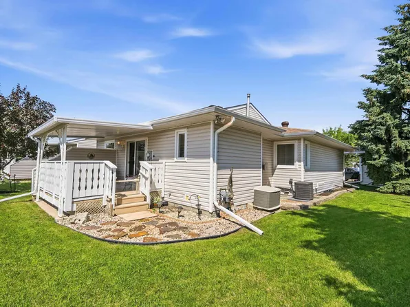 4823 32nd Ave NW, Edmonton, AB T6L 4Y7