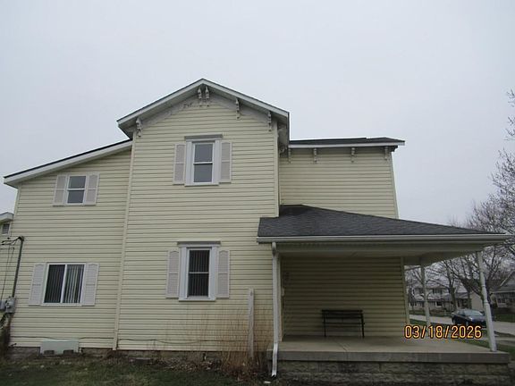 3rd image of 409 W Walnut St