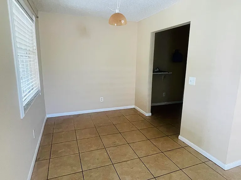 420 S B St #A4 — Photo 9