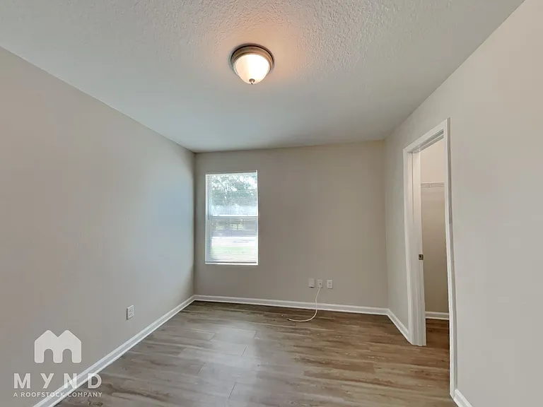 9104 Monroe Ave — Photo 11