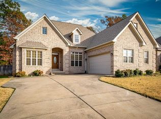 131 Summit Dr, Maumelle, AR 72113