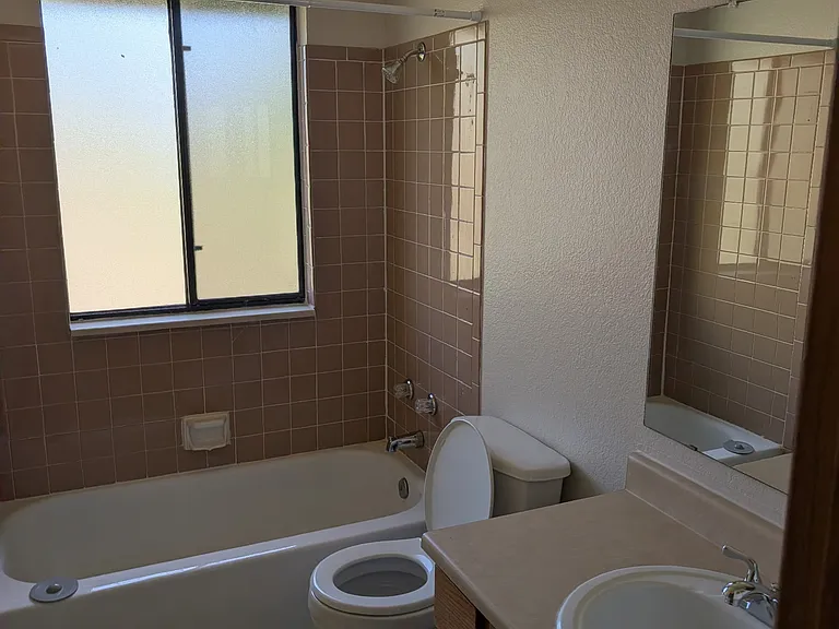139 S Zang Way — Photo 4