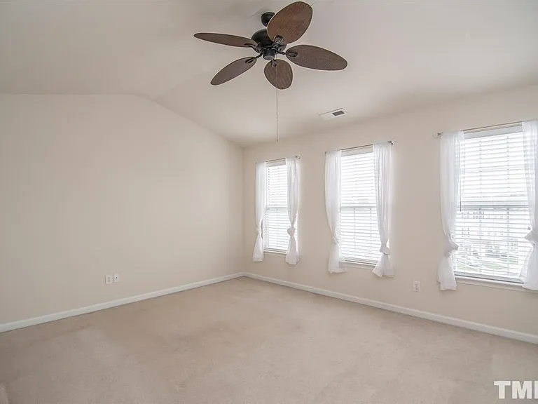 409 Coral Creek Ln — Photo 27