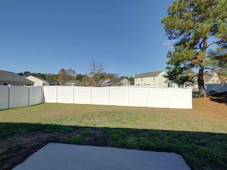 429 Bellegrove Dr — Photo 3