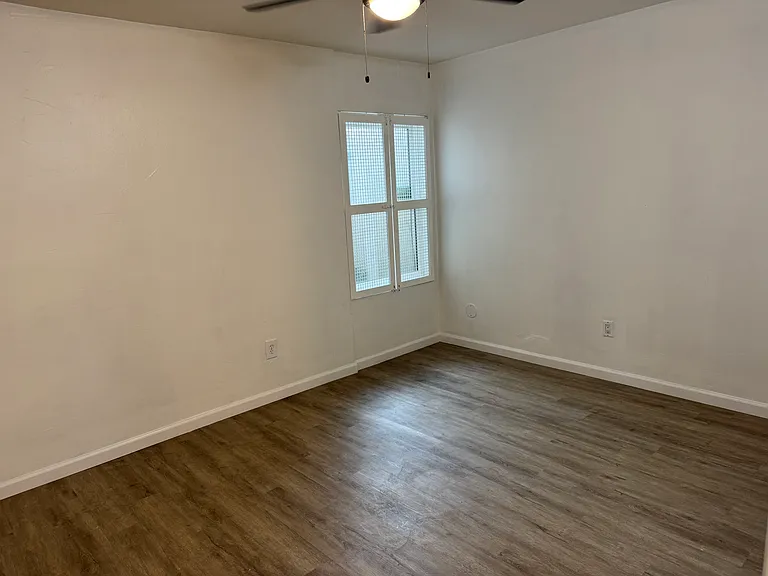 7000 Saranac St #9 — Photo 22