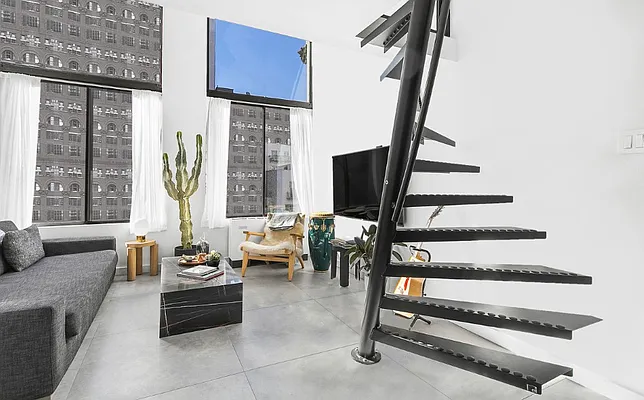 Rented by Compass | media 7