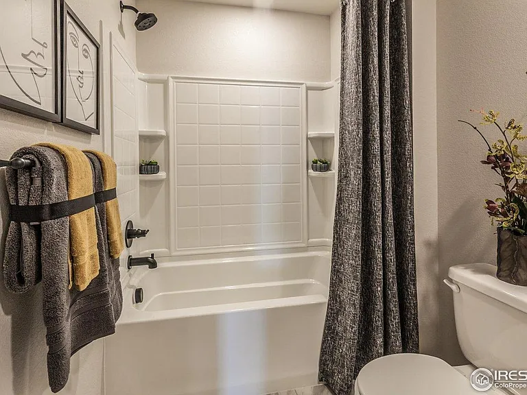 2814 Barnstormer St — Photo 34