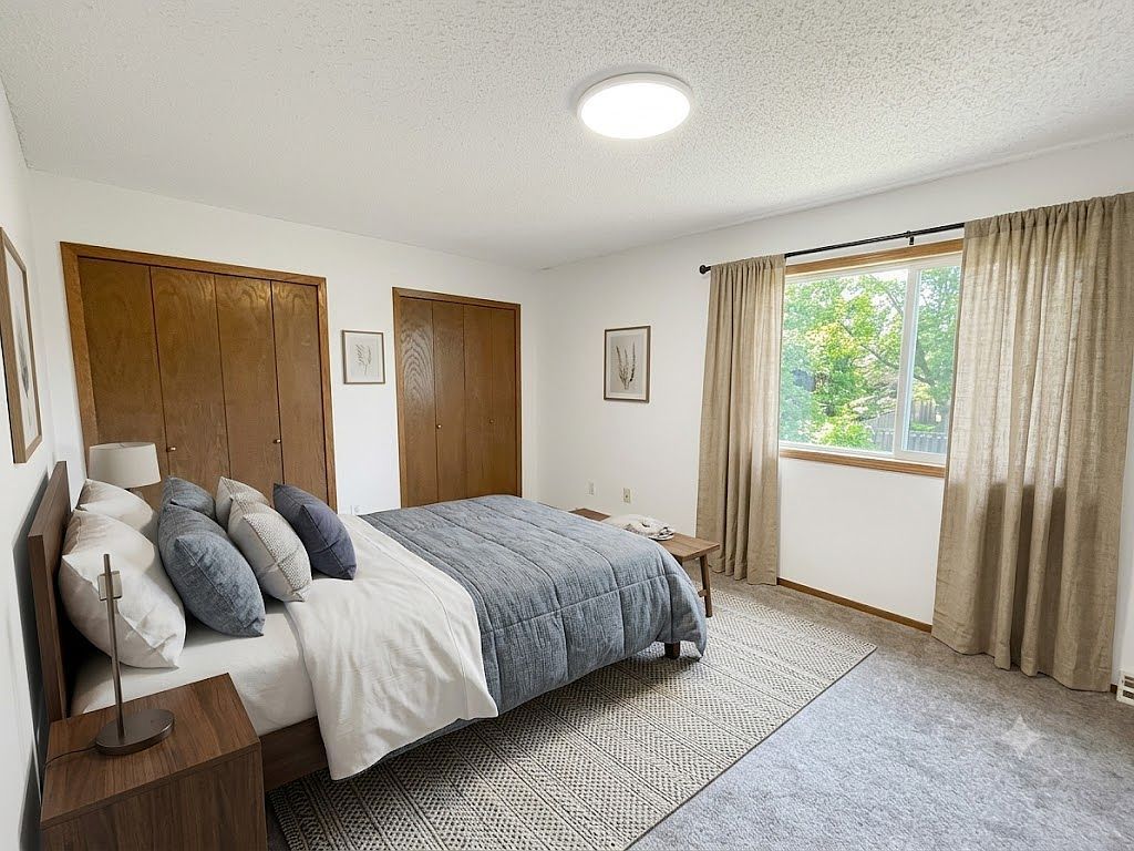 720 8th Ave E - Property Image