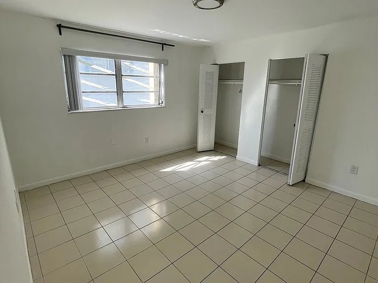 429 NE 23rd St #416 — Photo 18