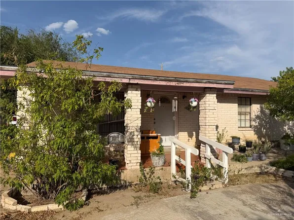 804 N Gladiator Blvd, Roma, TX 78584