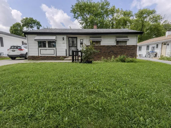 1943 W Kneeland STREET, Milwaukee, WI 53205
