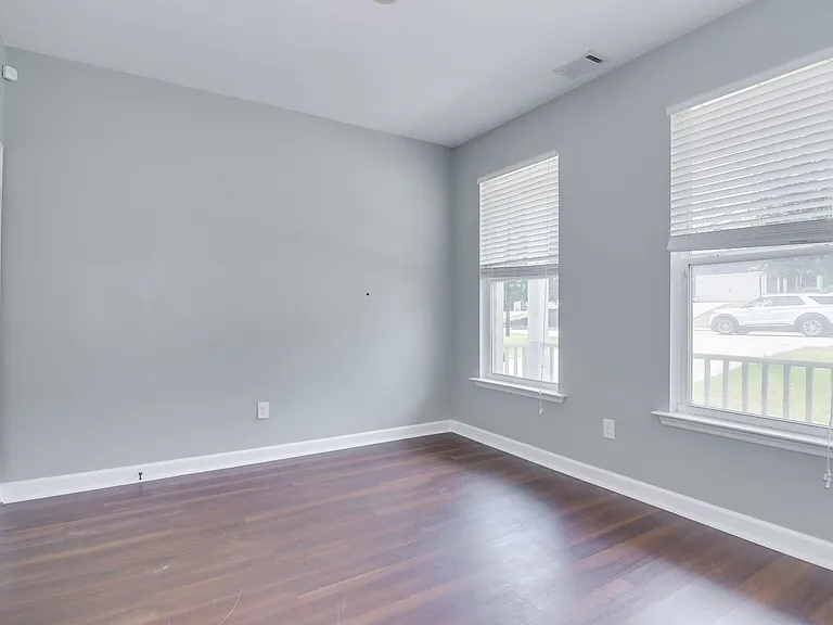 511 Sebastian Dr — Photo 11