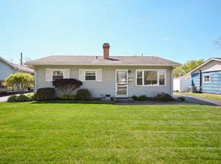 907 Lilac Ln, Joliet, IL 60435