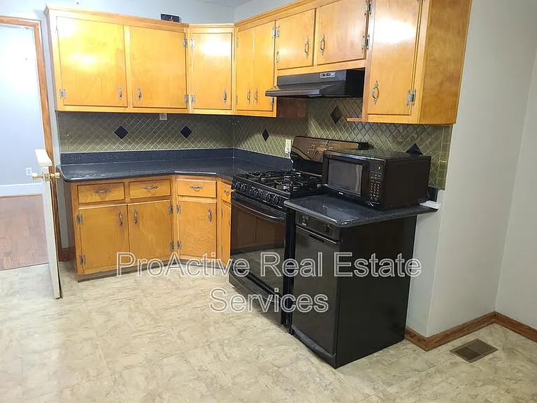 105 W Arden Cir — Photo 4
