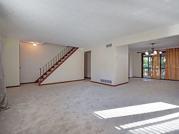 3rd image of 16 Wallace Rd