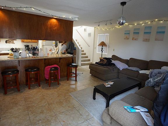 3rd image of 966 Thomas Ave