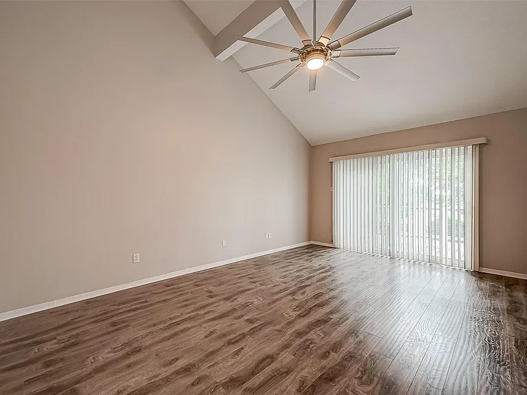 131 Cove Cir — Photo 29