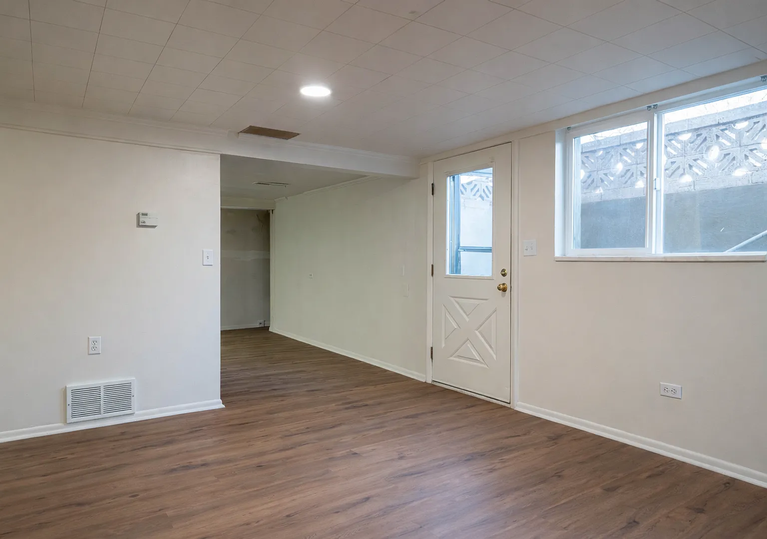 Spacious 2-Bed Basement Apartment, Utilities Included | Millcreek — Photo 3