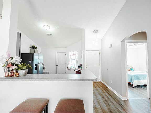 2nd image of 5888 Dandelion Ln