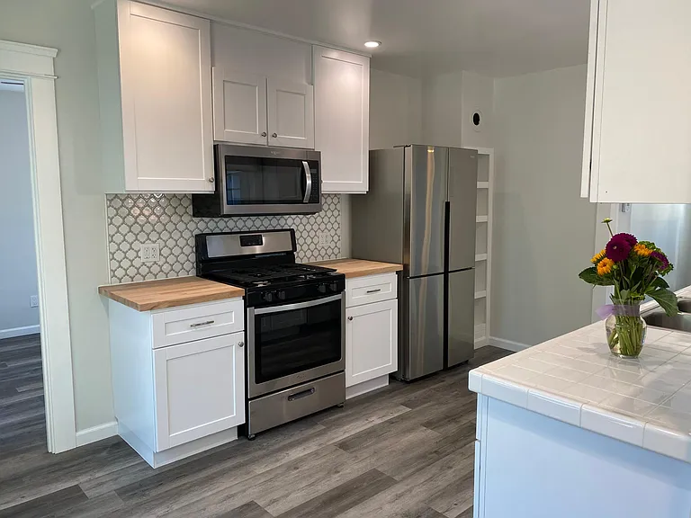 307 W Matilija St — Photo 11