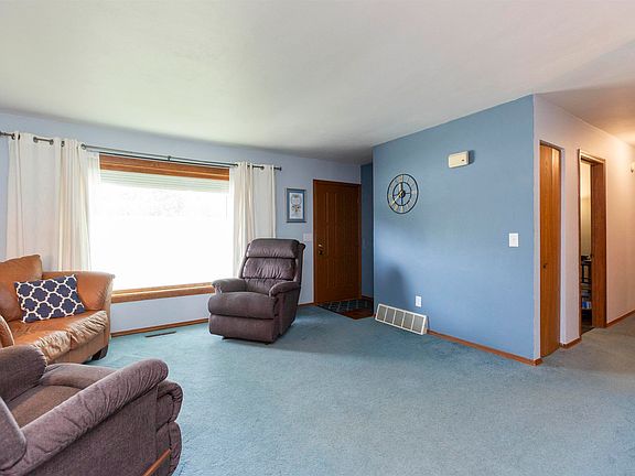 4th image of 52990 Helmen Ave