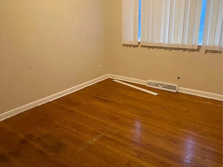 815 W Avon Ln — Photo 10