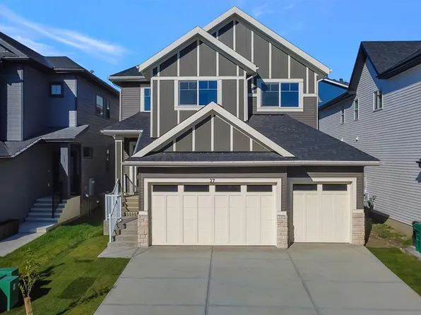 27 S Heritage Close, Cochrane, AB T4C 3G8