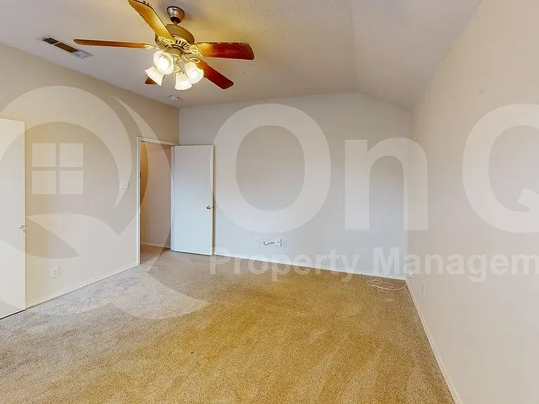 8001 Mourning Dove Dr — Photo 17