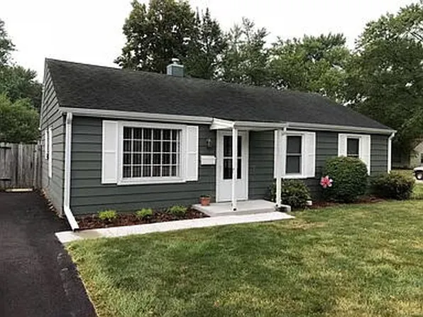 106 Henderlong Pkwy, Crown Point, IN 46307