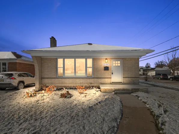 21991 Ridgedale St, Oak Park, MI 48237