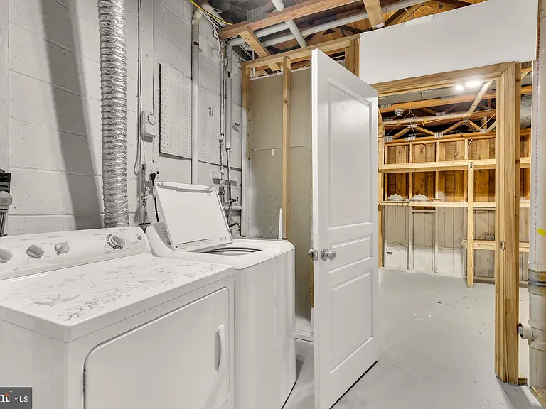 2810 Cambridge Dr — Photo 24