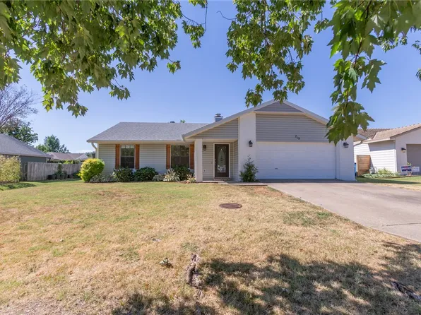 219 Winesap Ln, Bentonville, AR 72712