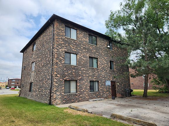 2nd image of 14042 Kilpatrick Ave APT 1N