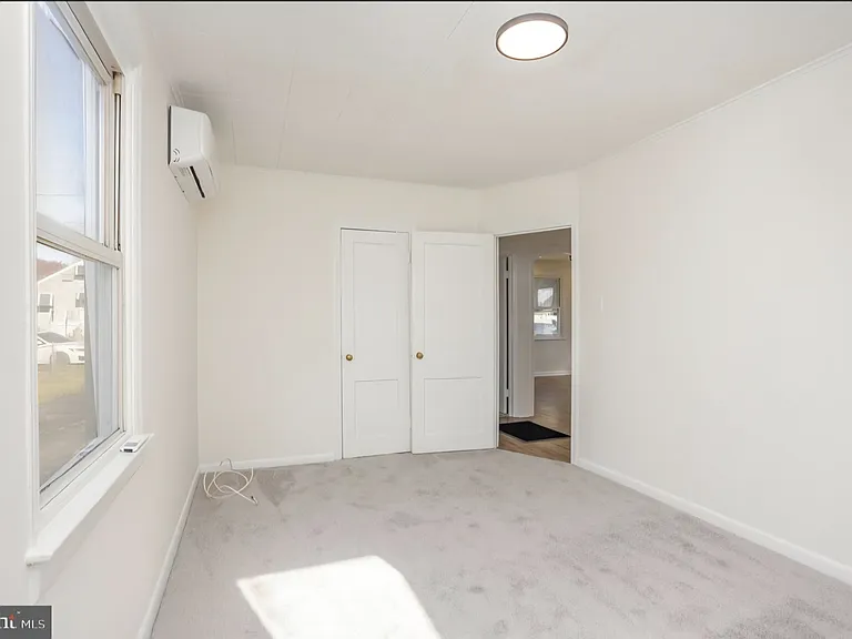 1239 Willow Rd — Photo 7