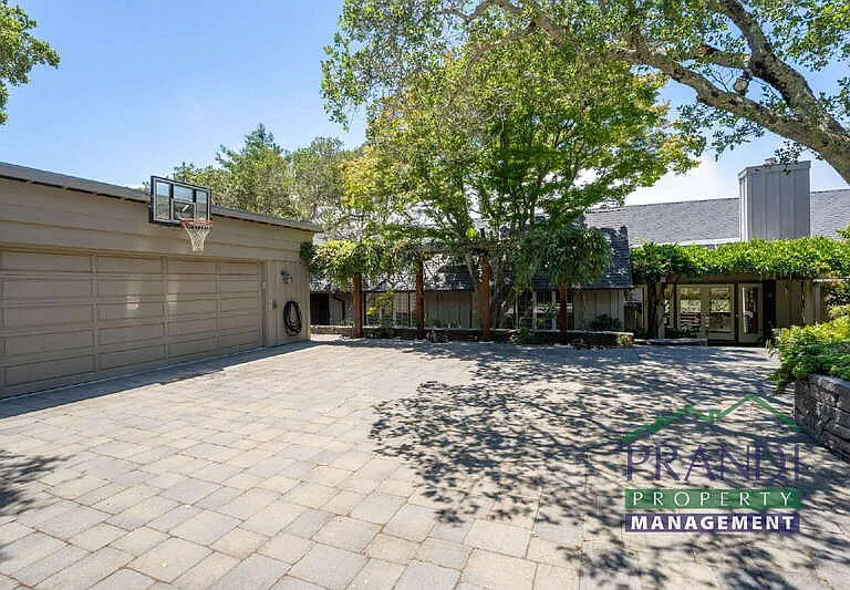 377 Summit Ave — Photo 43