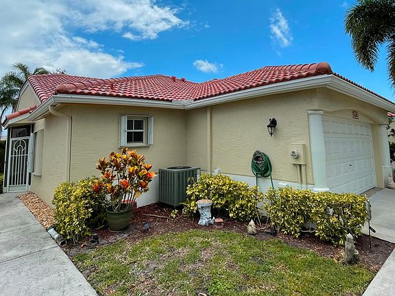 2nd image of 6138 Lake Hibiscus Drive N