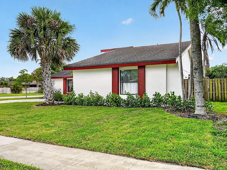12260 Old Country Rd S — Photo 47
