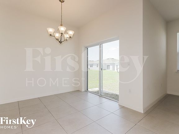 5th image of 438 Reina Way
