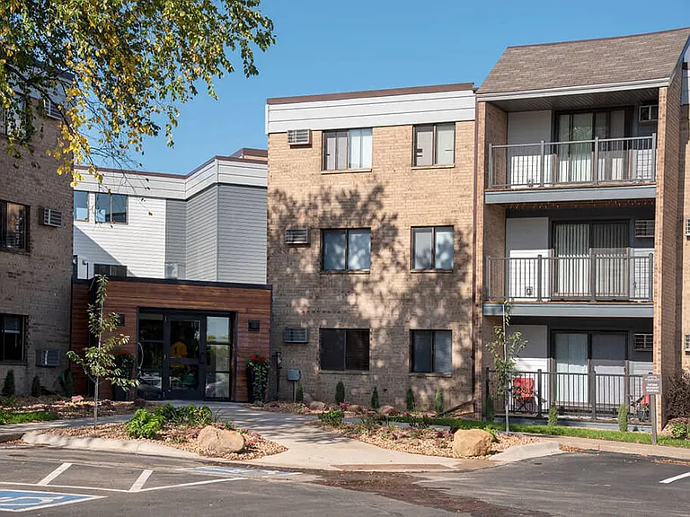 Eagan Place — Photo 43