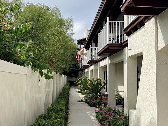 5th image of 946 Highland Ave #946