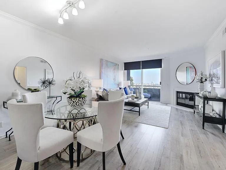 Large living/dining area