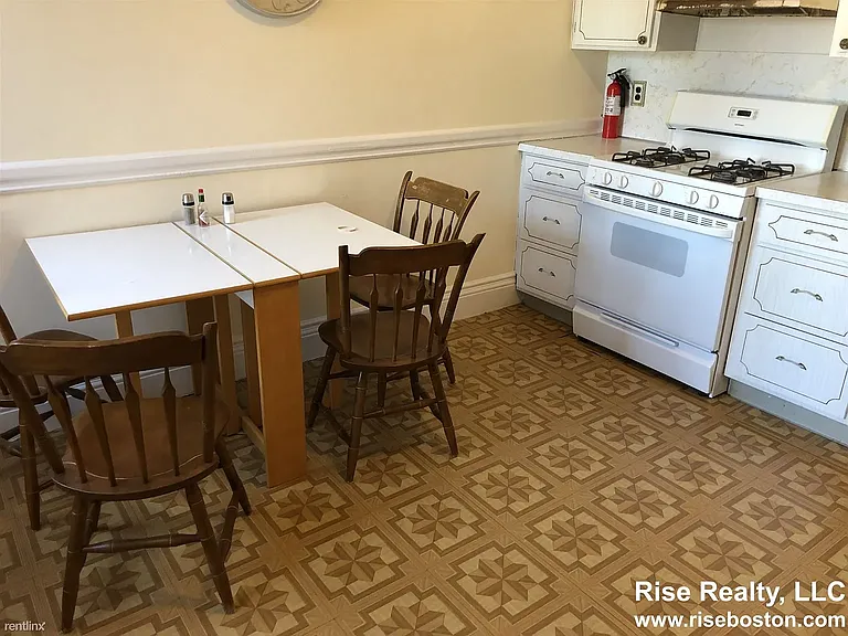 2013 Commonwealth Ave #2F — Photo 5