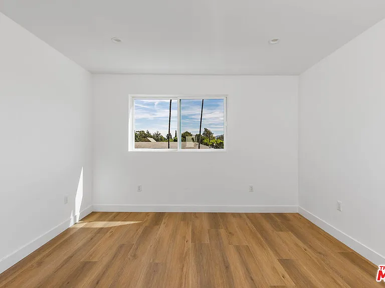 4301 N Tujunga Ave — Photo 4
