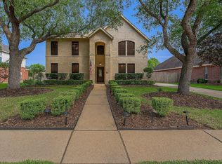205 Rustic Oaks Dr, League City, TX 77573