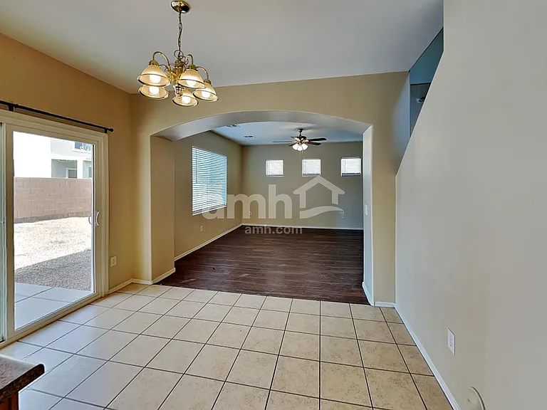4105 W Irwin Ave — Photo 4