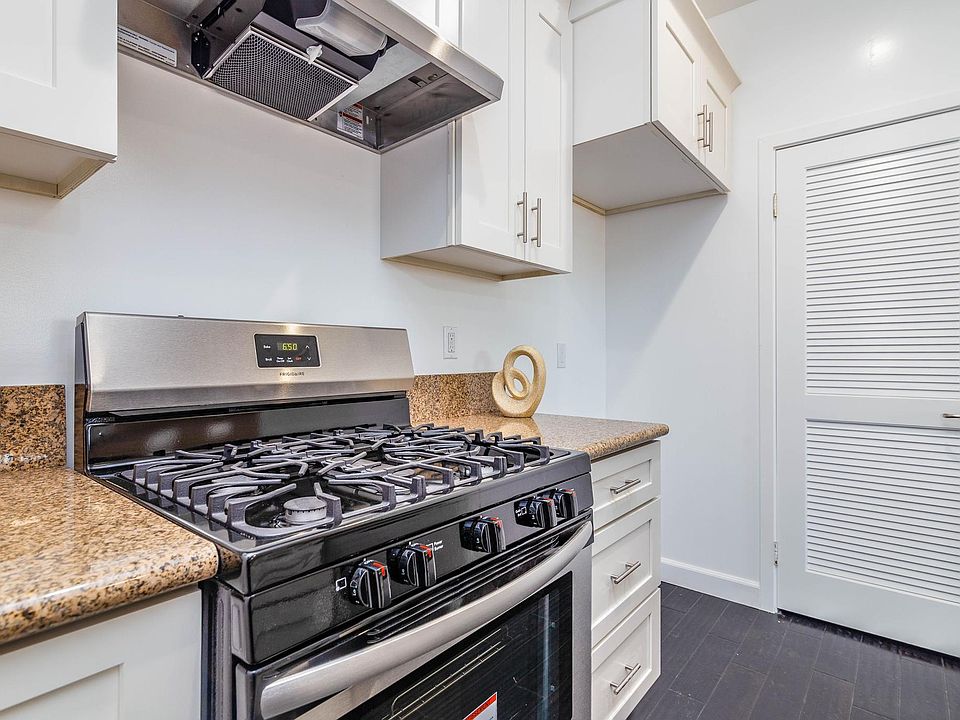 1st image of 11740 Vanowen St #303
