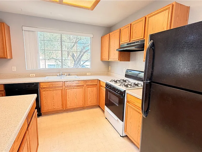 830 Carnegie St #1021 — Photo 4
