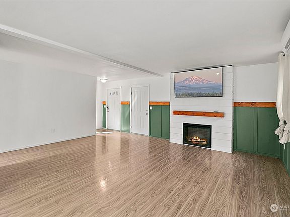 5th image of 22213 Jordy Place NE