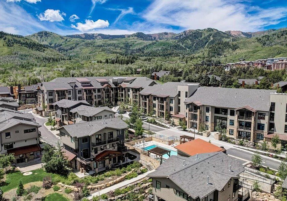 1st image of 3703 Blackstone Dr #201