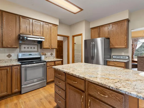 13947 Fleetwood Ave, Apple Valley, MN 55124